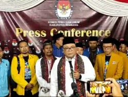 Pasangan Cabup dan Cawabup Harno dan Hanies, Mendaftar ke KPU Rembang