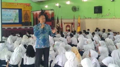 BNN Tegal Edukasi Bahaya Narkoba kepada Ratusan Siswa Baru SMAN 3 Slawi