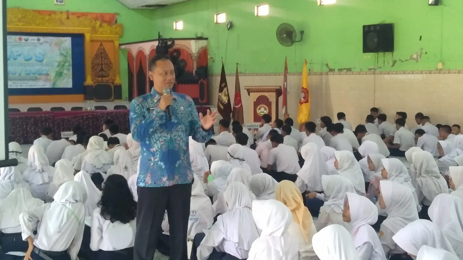 BNN Tegal Edukasi Bahaya Narkoba kepada Ratusan Siswa Baru SMAN 3 Slawi