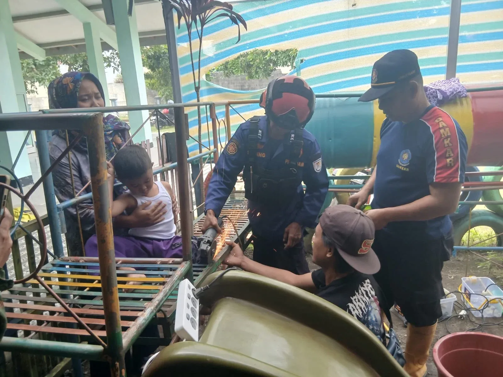 Bocah PAUD di Adipala Terselamatkan dari Terjebaknya Kaki di Besi Permainan