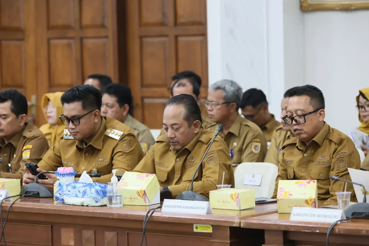 Bupati Karanganyar Komitmen Melindungi Lahan Pertanian dan Mengatasi Sampah