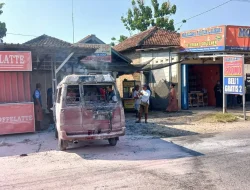 Mobil Terbakar Usai Isi BBM di SPBU Winong, Api Diduga Berasal dari Bawah Kemudi