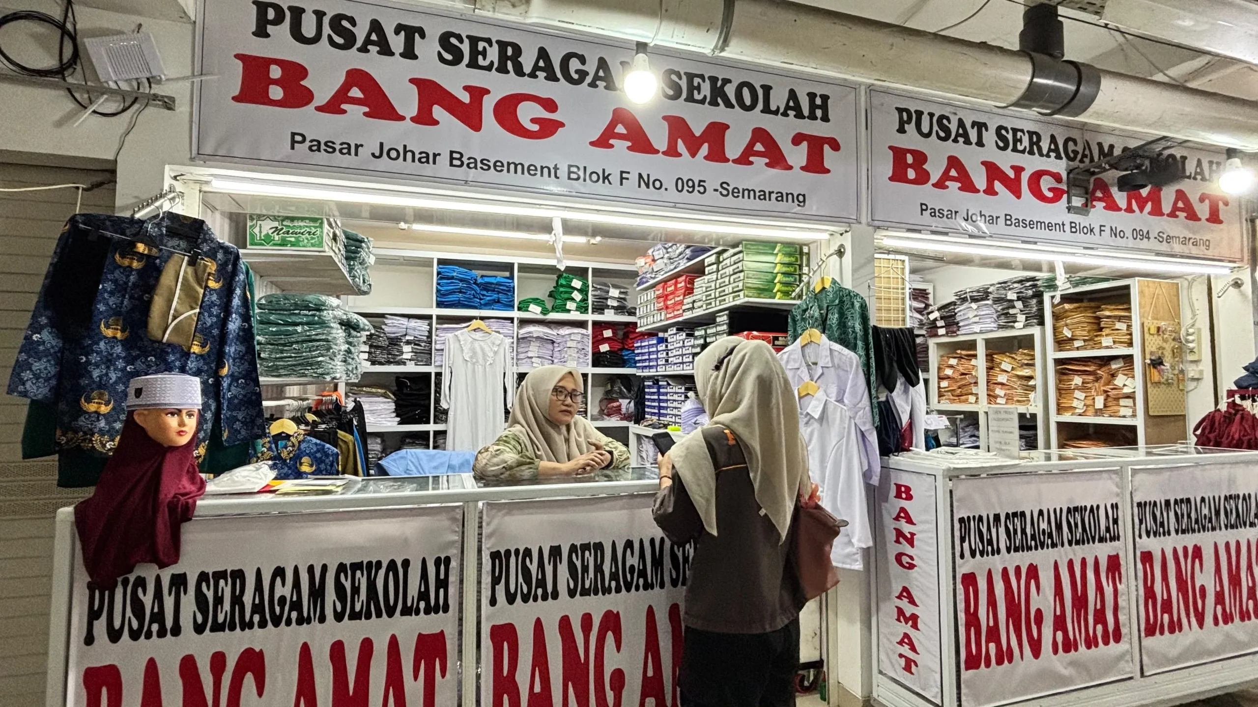 MPLS Mendorong Penjualan Seragam Sekolah di Pasar Johar Semarang