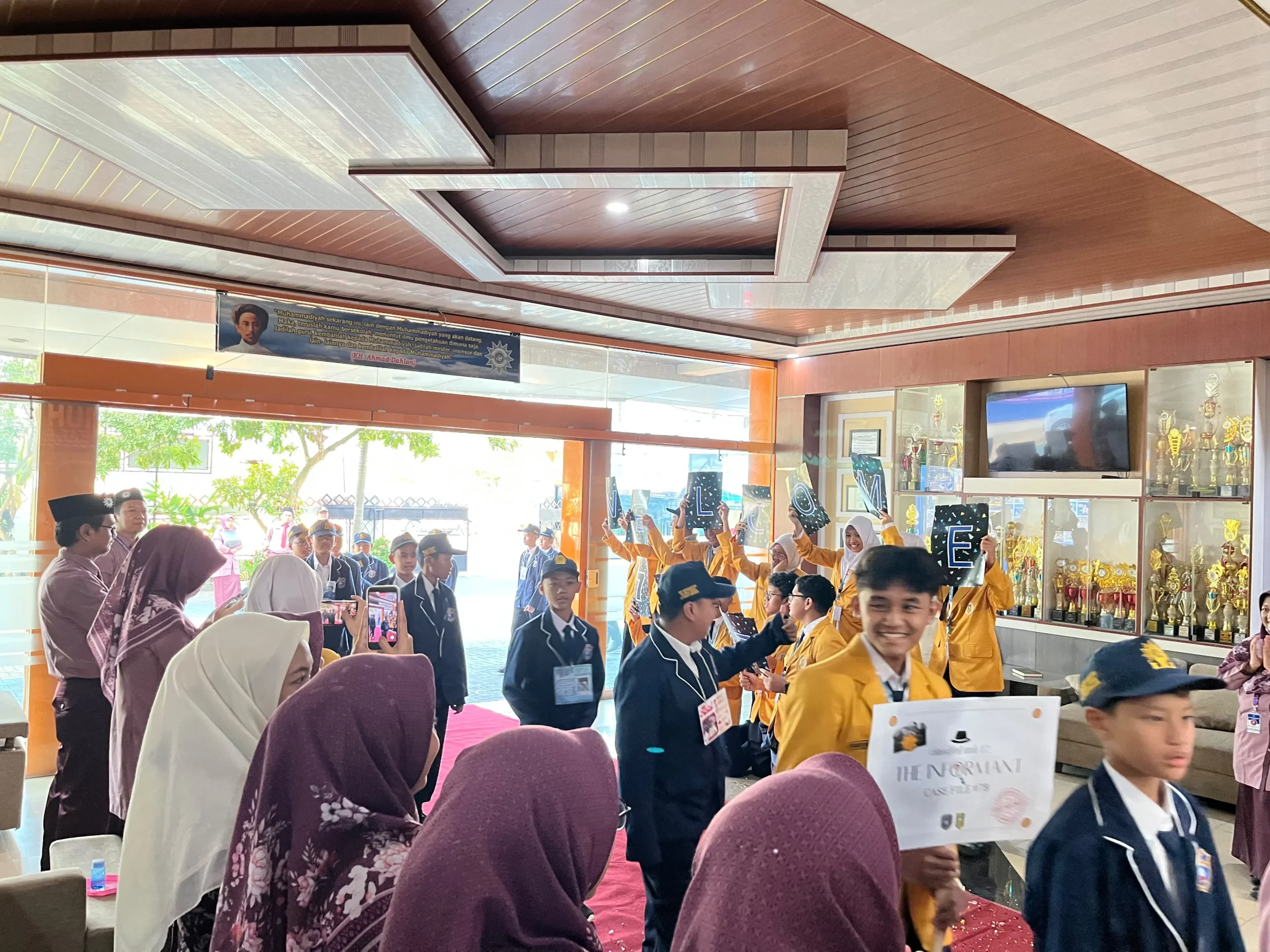SMP Muhammadiyah PK Kottabarat Sambut Ratusan Siswa Baru dengan Ceria