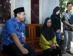 Wagub Jateng Disambangi Sailah Setelah Rumahnya Diperbaiki